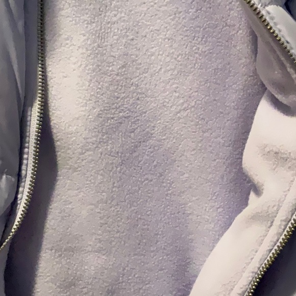 Old Navy Ladies Puffy Vest - Picture 6 of 8